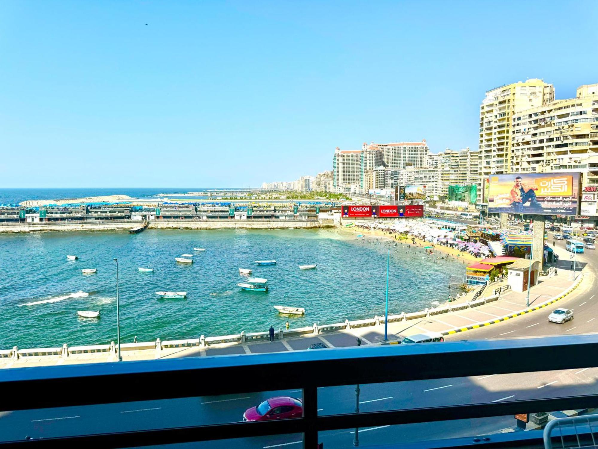 Apartment Luxury Gleem 3 Direct Sea View