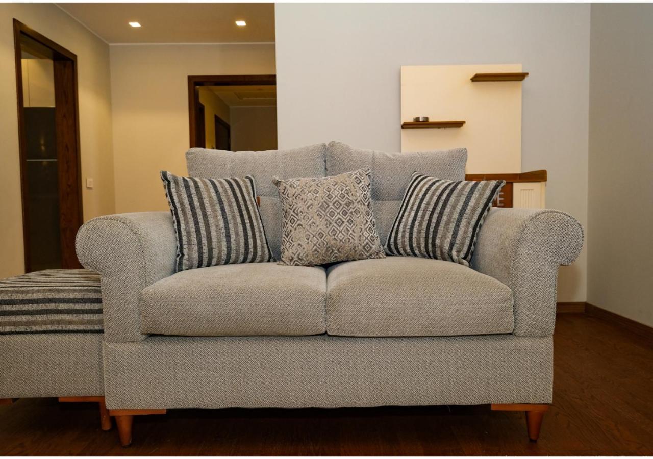 Apartment Furnished In Mall Of Arabia Towers , Aeon *