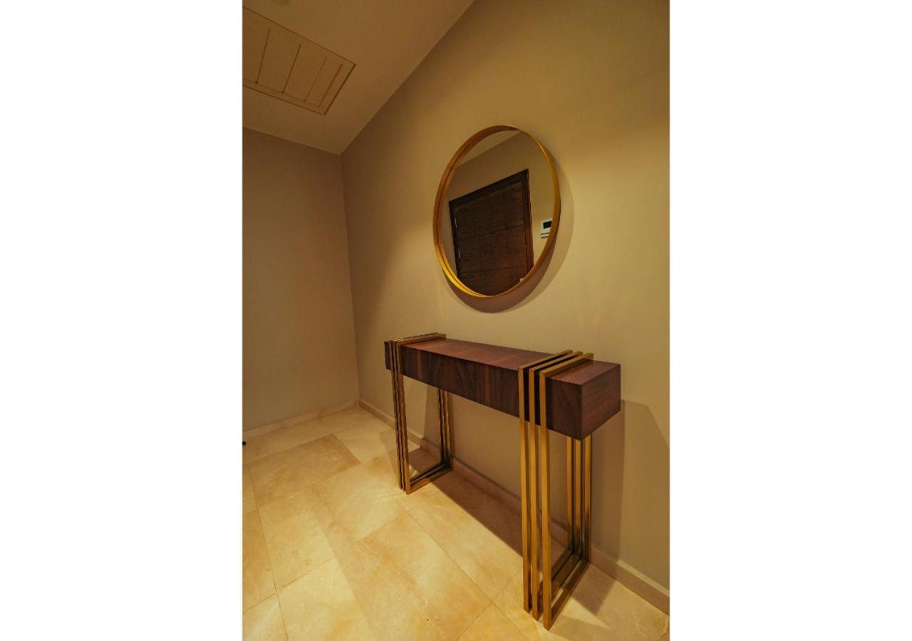 Apartment Furnished In Mall Of Arabia Towers , Aeon