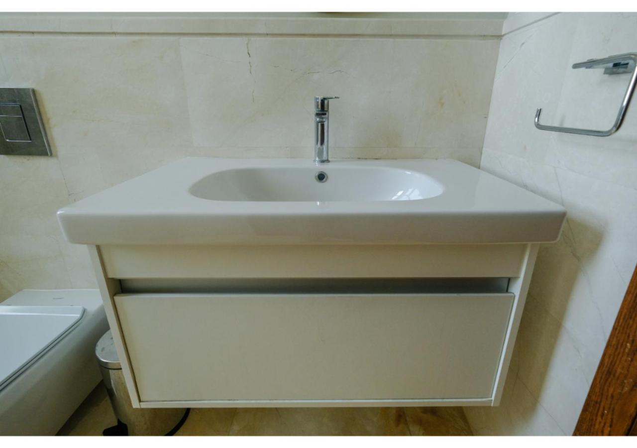 Apartment Furnished In Mall Of Arabia Towers , Aeon