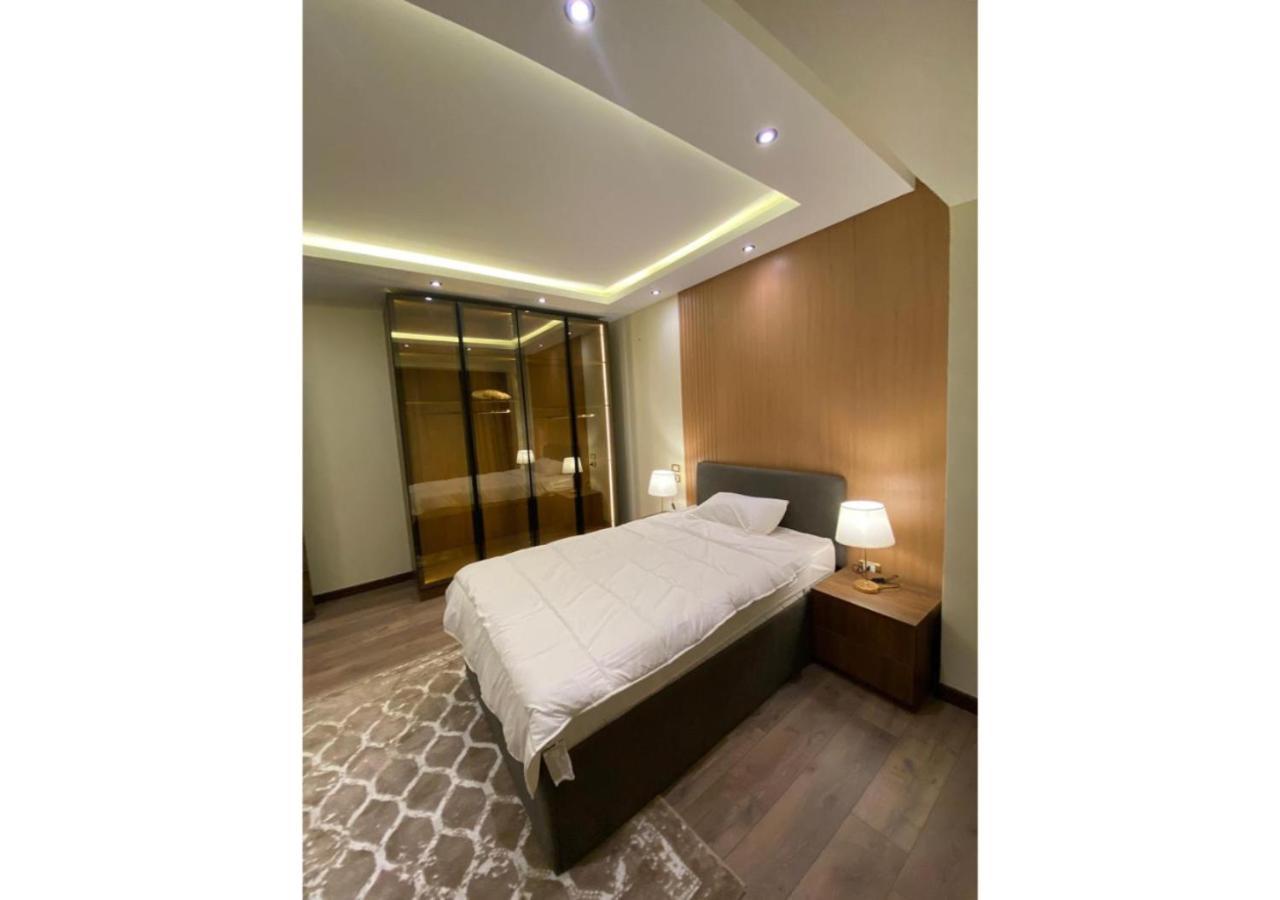 In Palm Hills- The Crown-sheikh Zayed Villa *