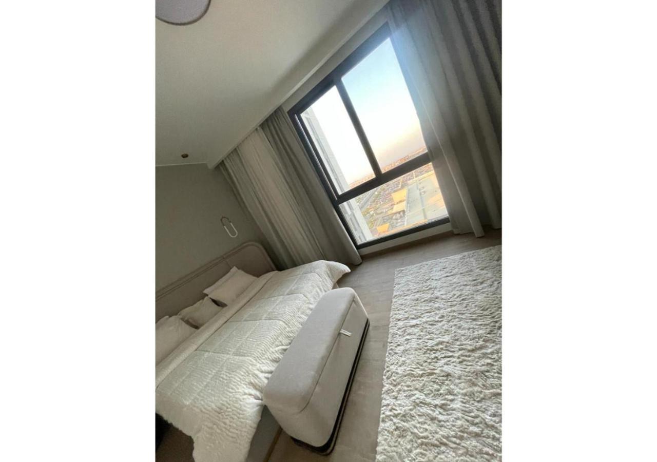 Deluxe Furnished In Mall Of Arabia Towers , Aeon 1407 Apartment