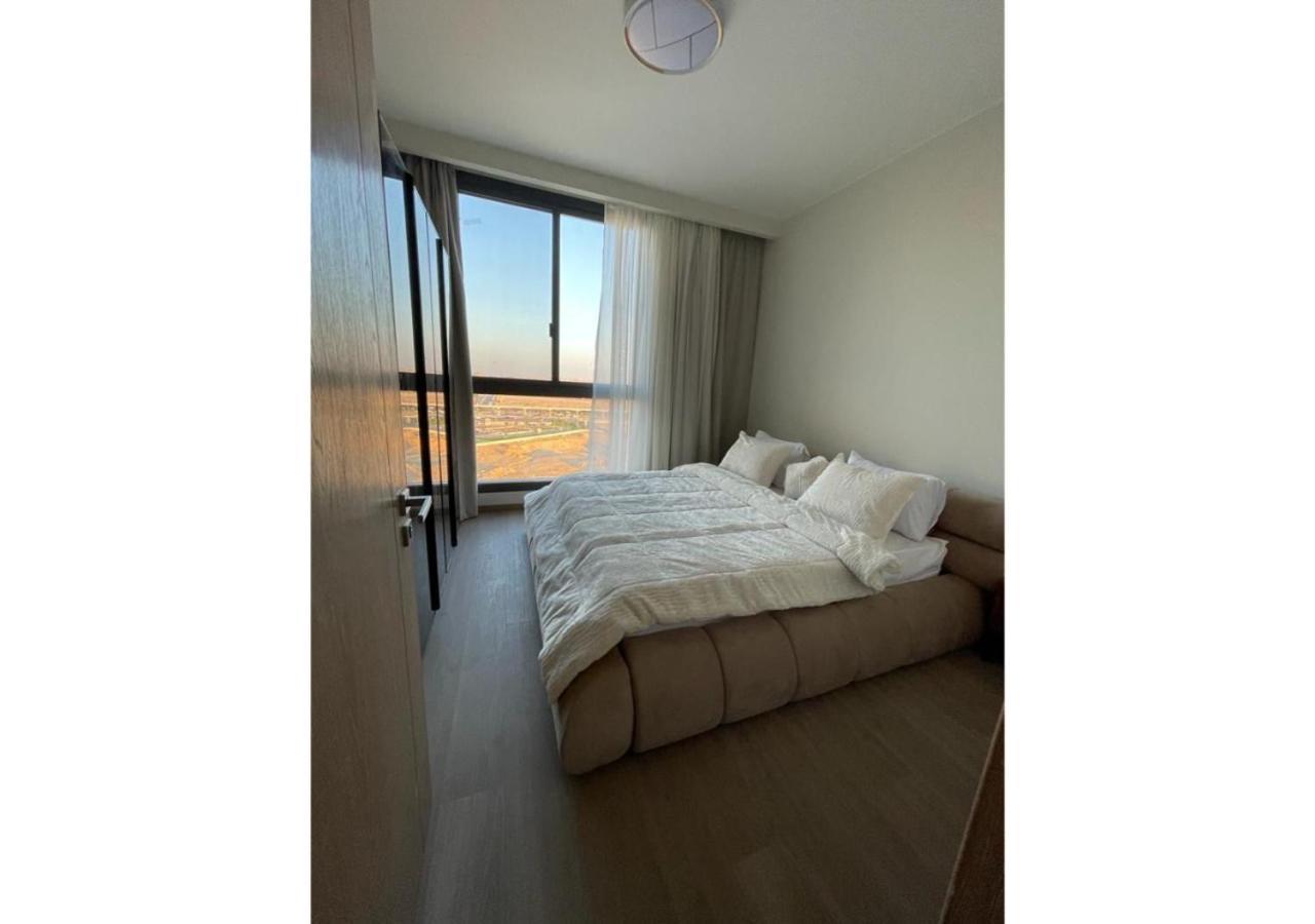 Apartment Deluxe Furnished In Mall Of Arabia Towers , Aeon 1407