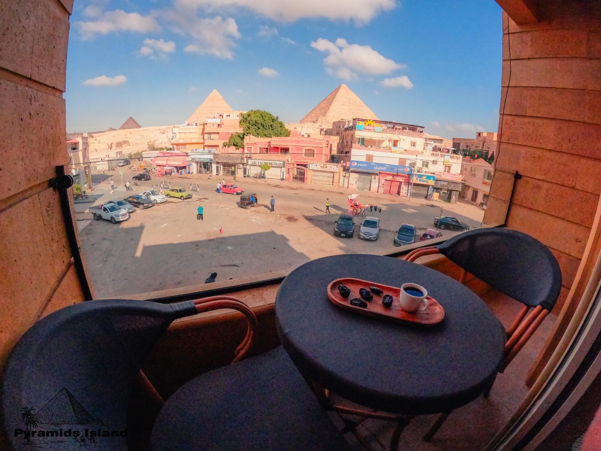 Pyramids Island Bed & Breakfast