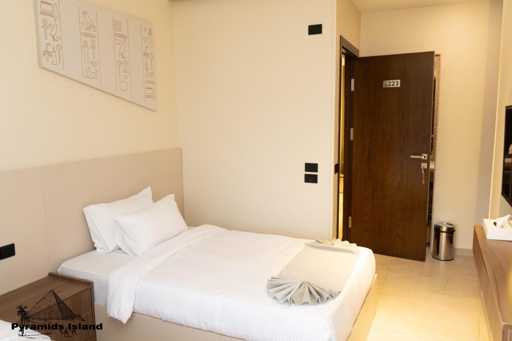 Bed & Breakfast Pyramids Island