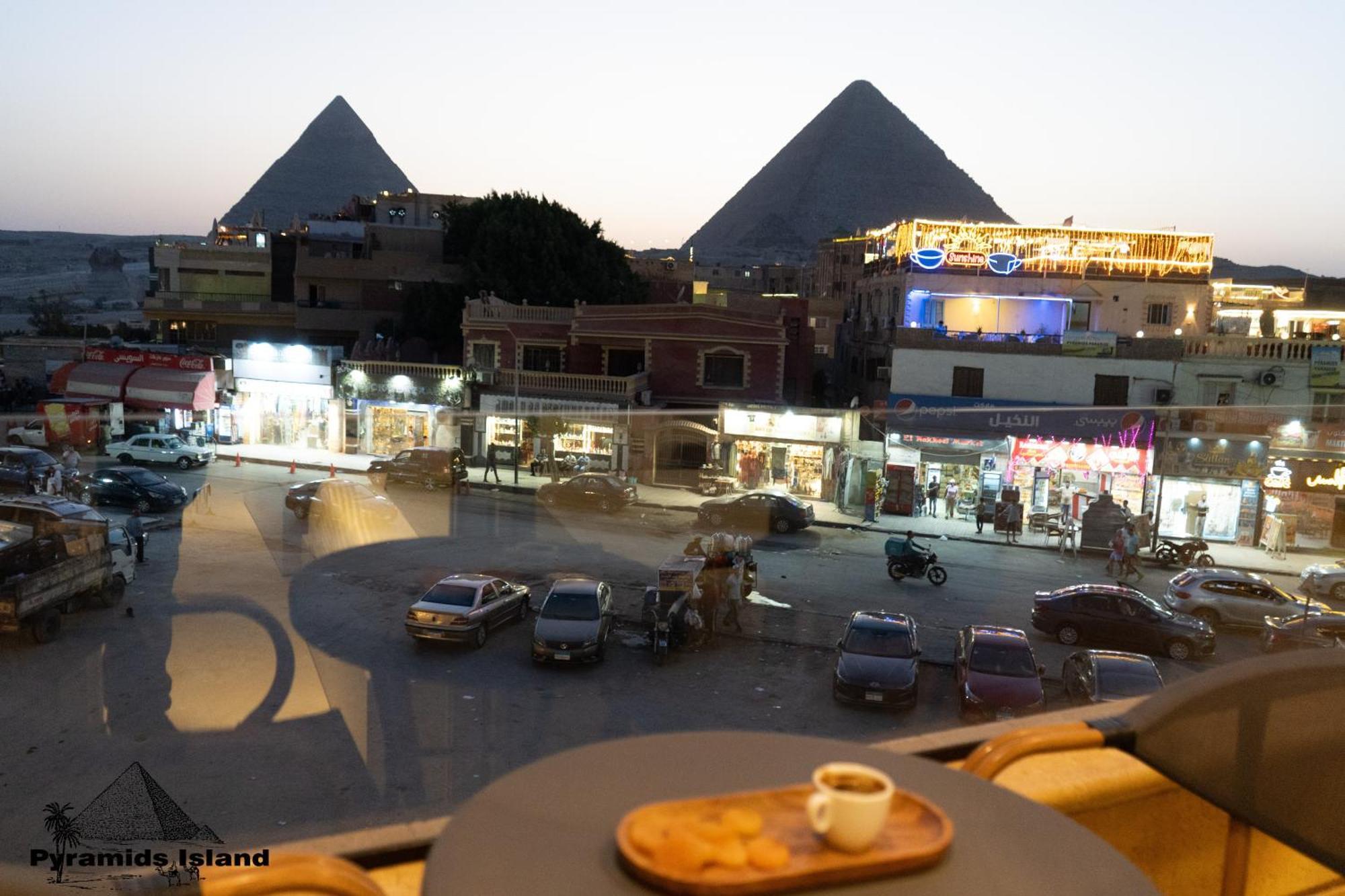 Bed & Breakfast Pyramids Island *