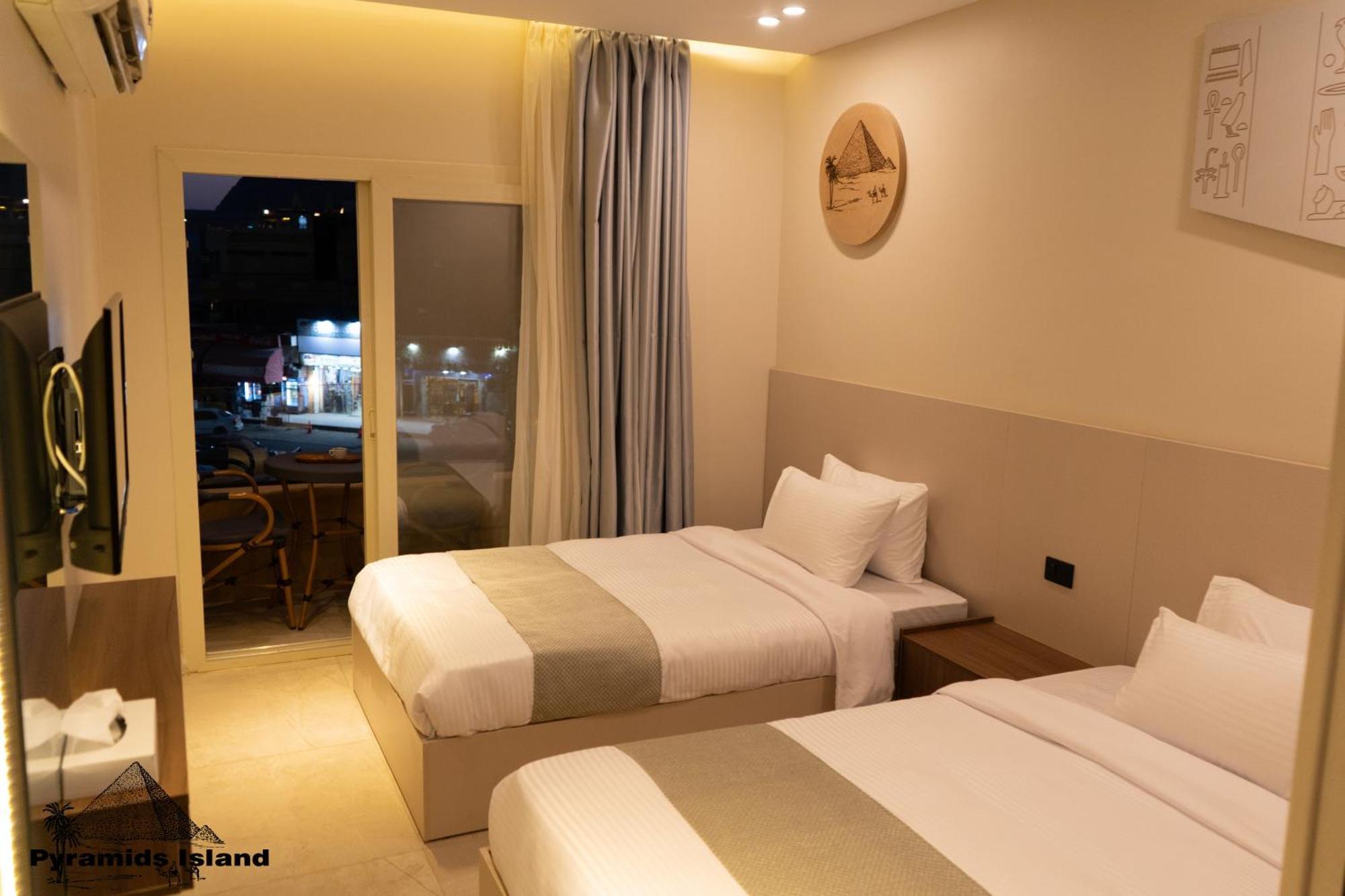 Pyramids Island Bed & Breakfast