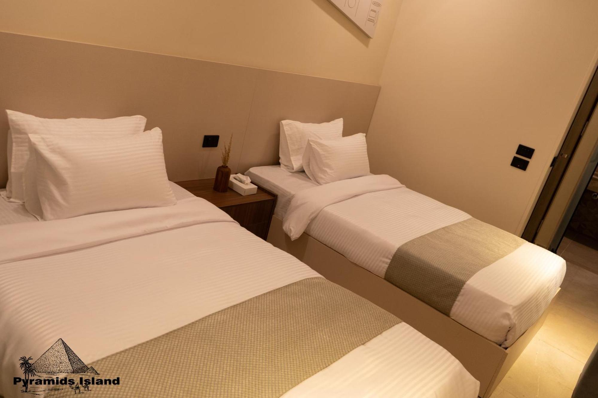 Pyramids Island Bed & Breakfast *