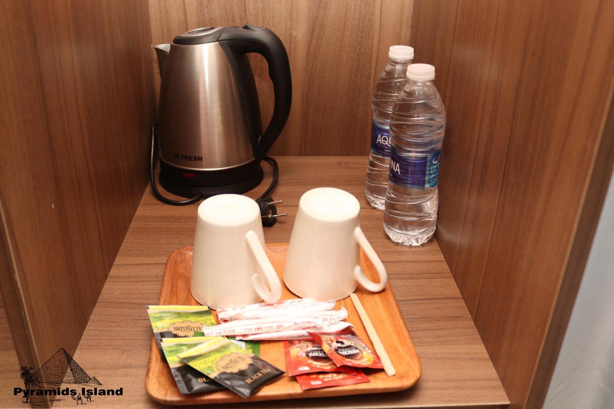 Bed & Breakfast Pyramids Island *