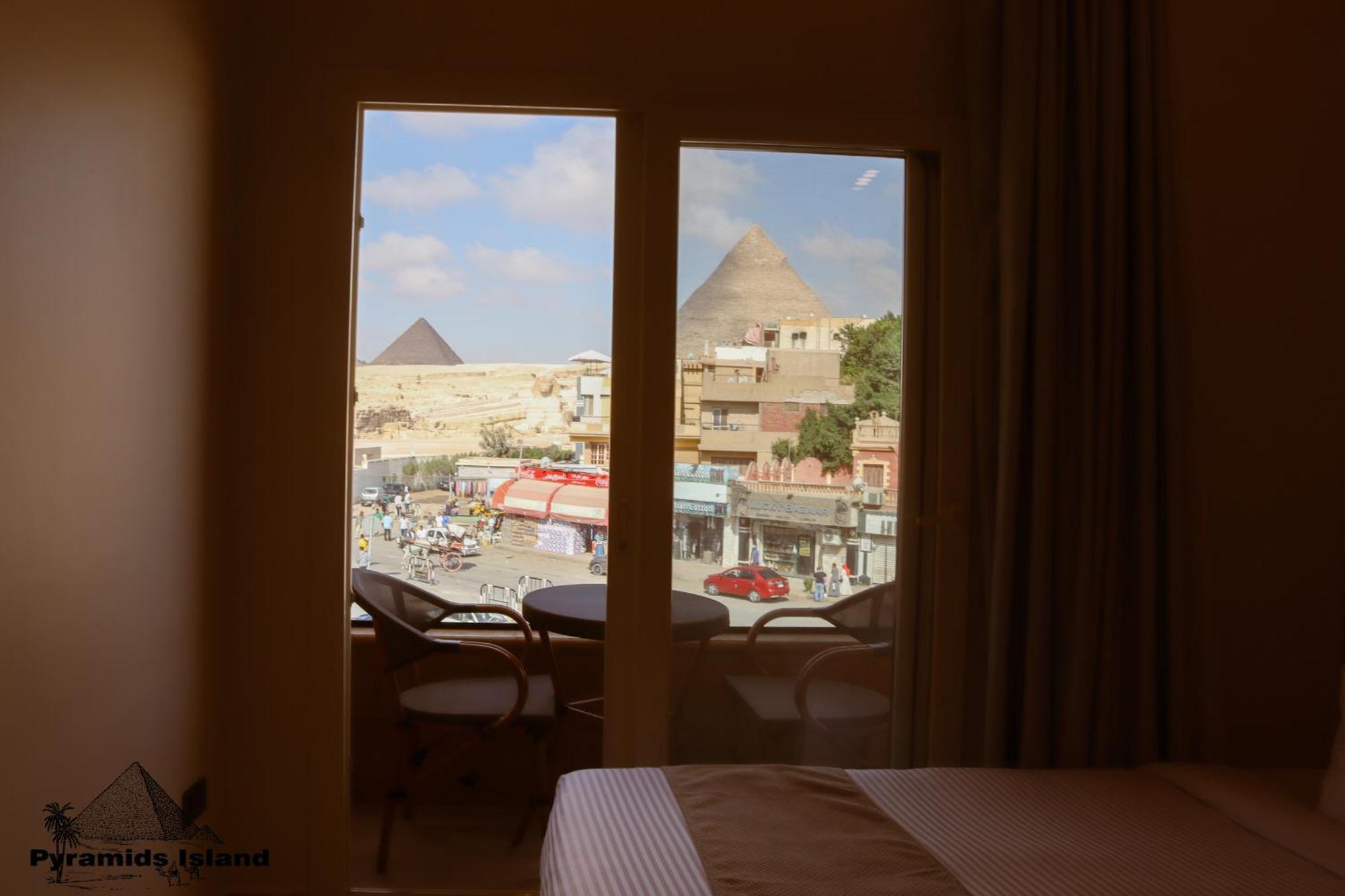 Bed & Breakfast Pyramids Island *