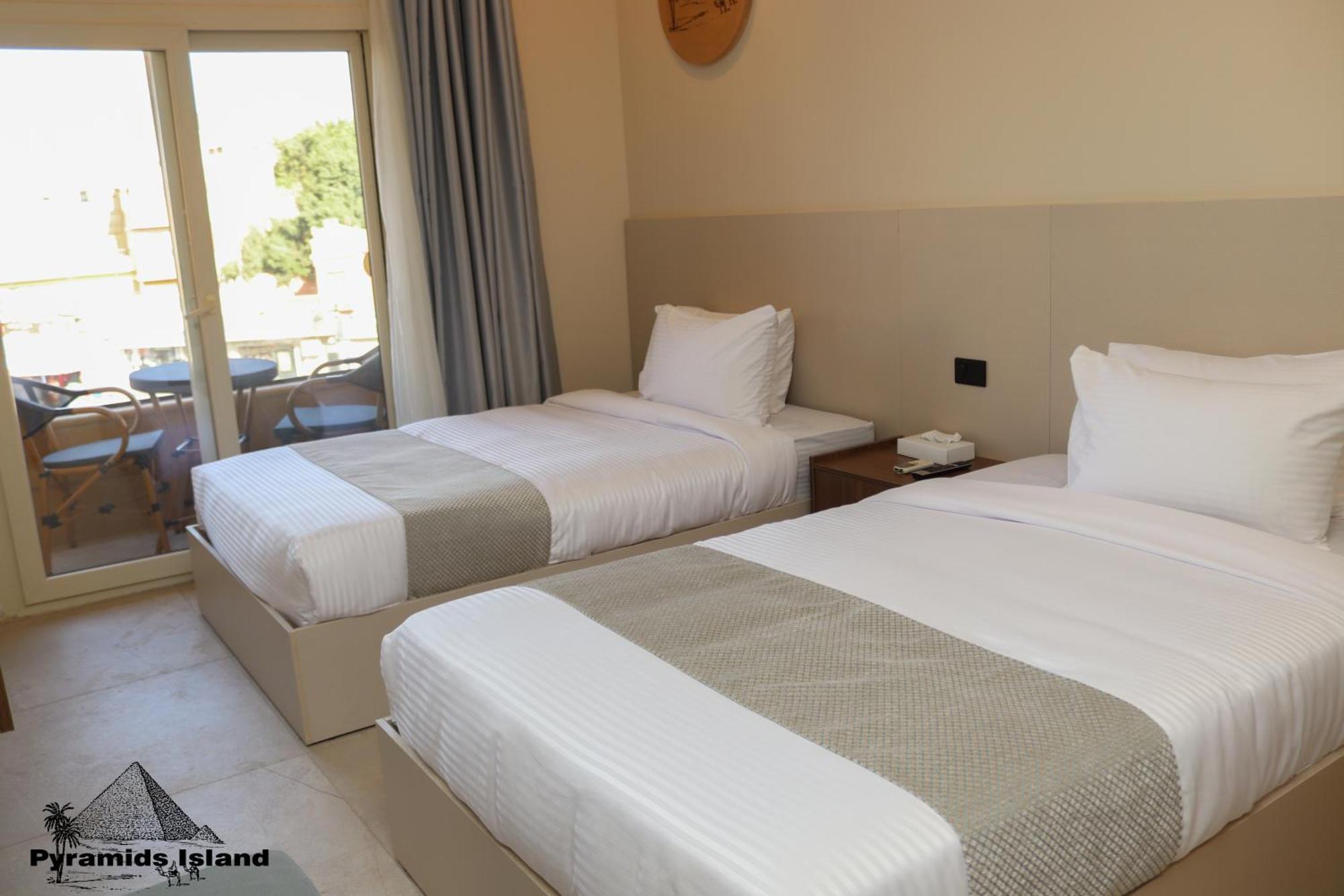 Pyramids Island Bed & Breakfast