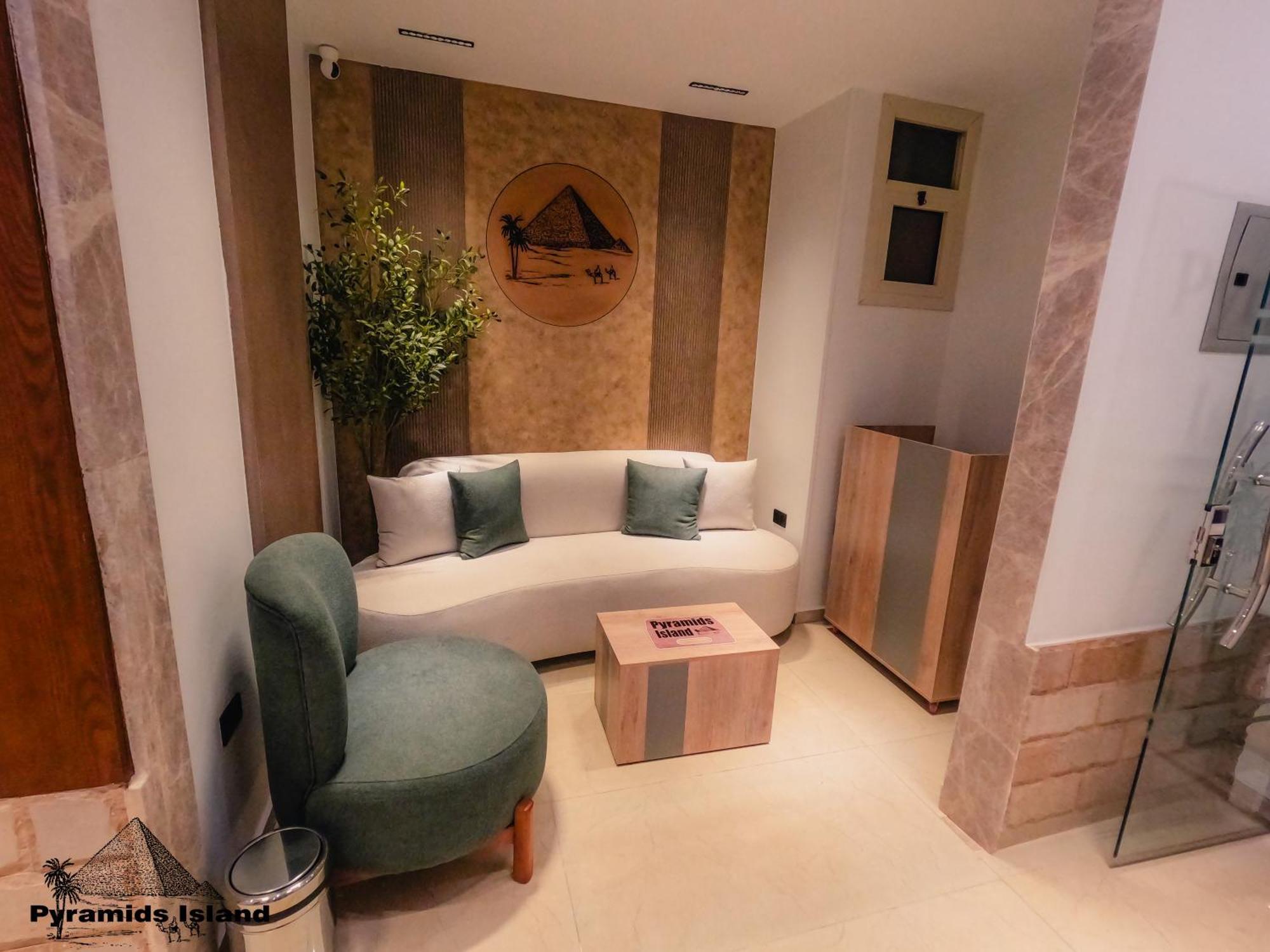 Pyramids Island Bed & Breakfast
