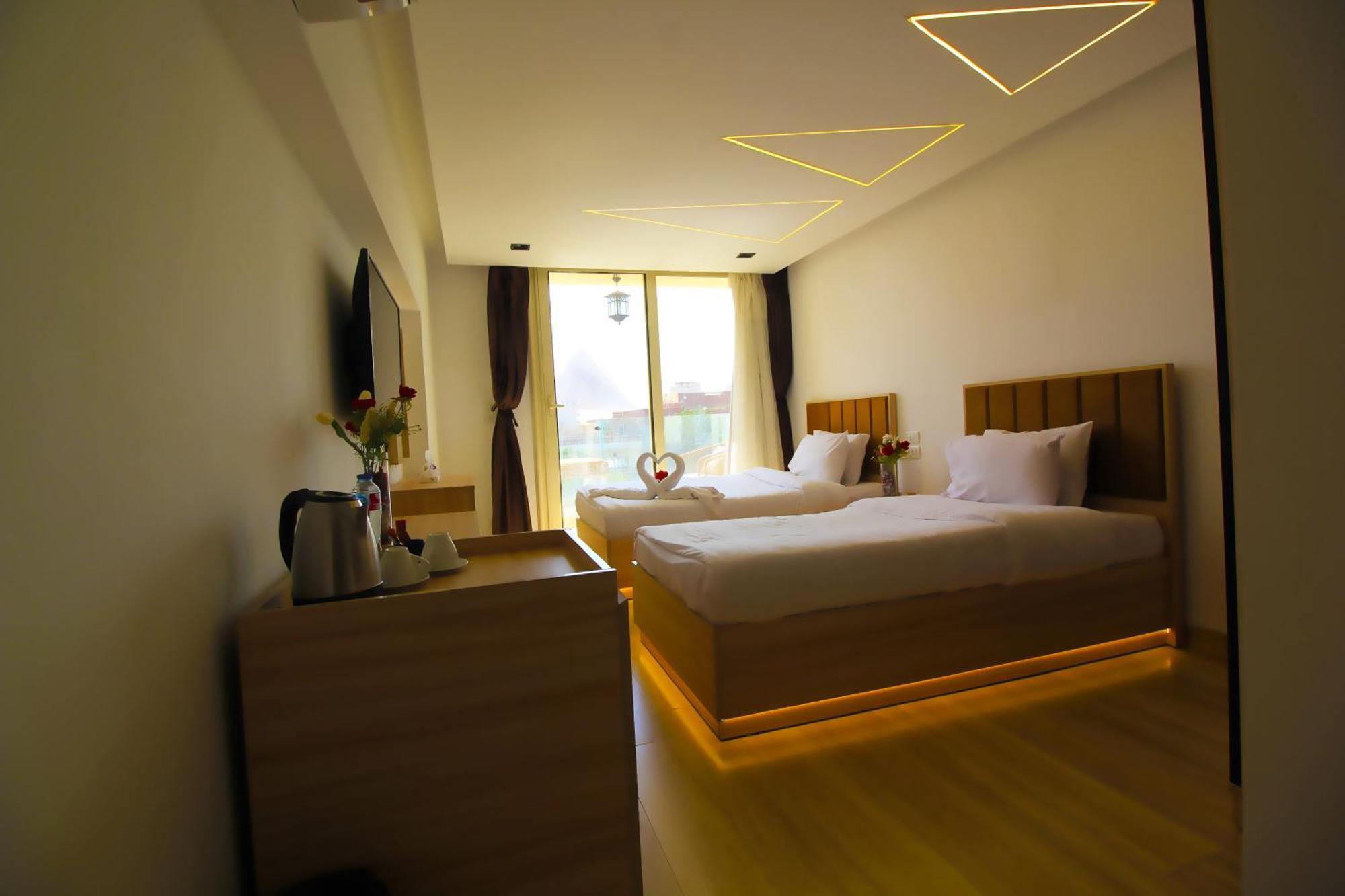 The Platinum Pyramid View Guest house *