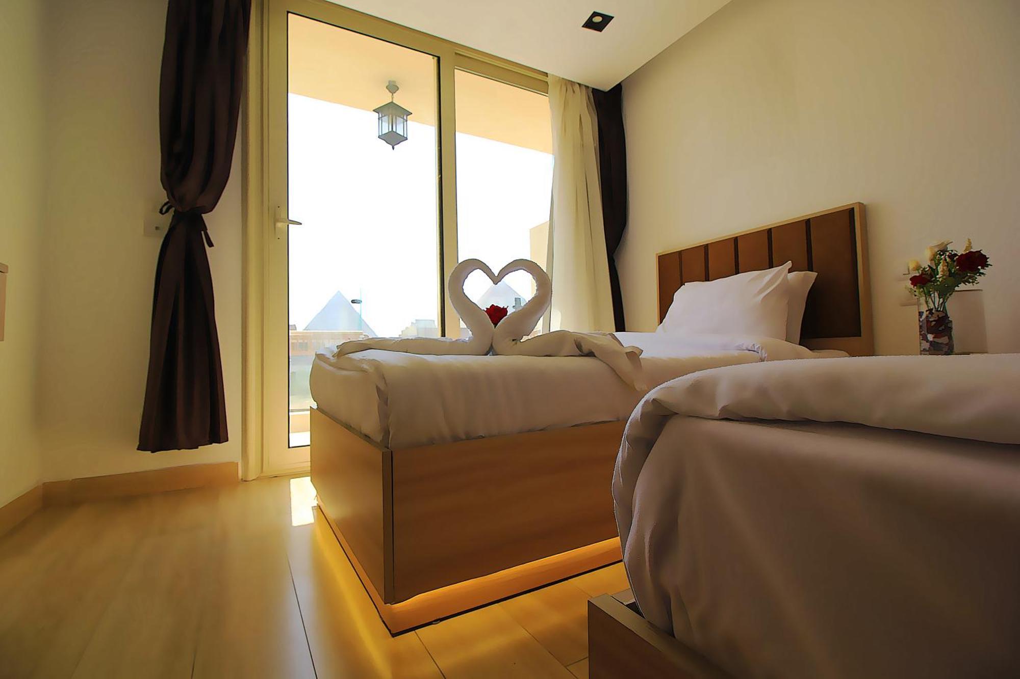 The Platinum Pyramid View Guest house Kafrat al Jabal