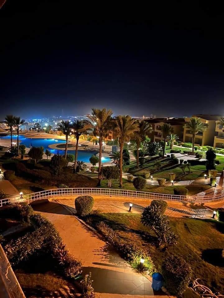 Apartment بورتو السخنة ابراج على البحر