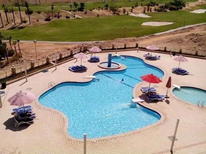 بورتو السخنة ابراج على البحر