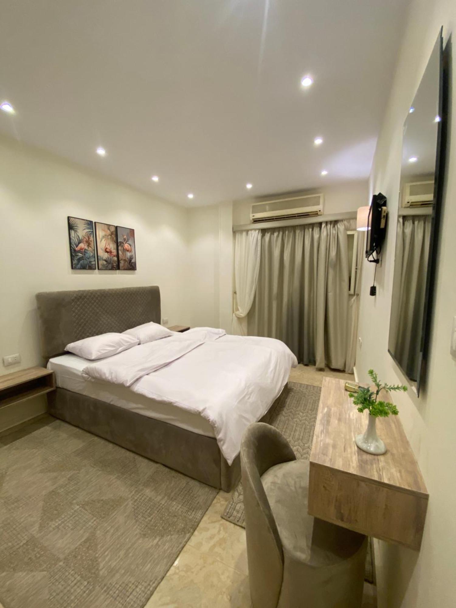 Seven Pyramids Panoramic View Bed & Breakfast Kafrat al Jabal