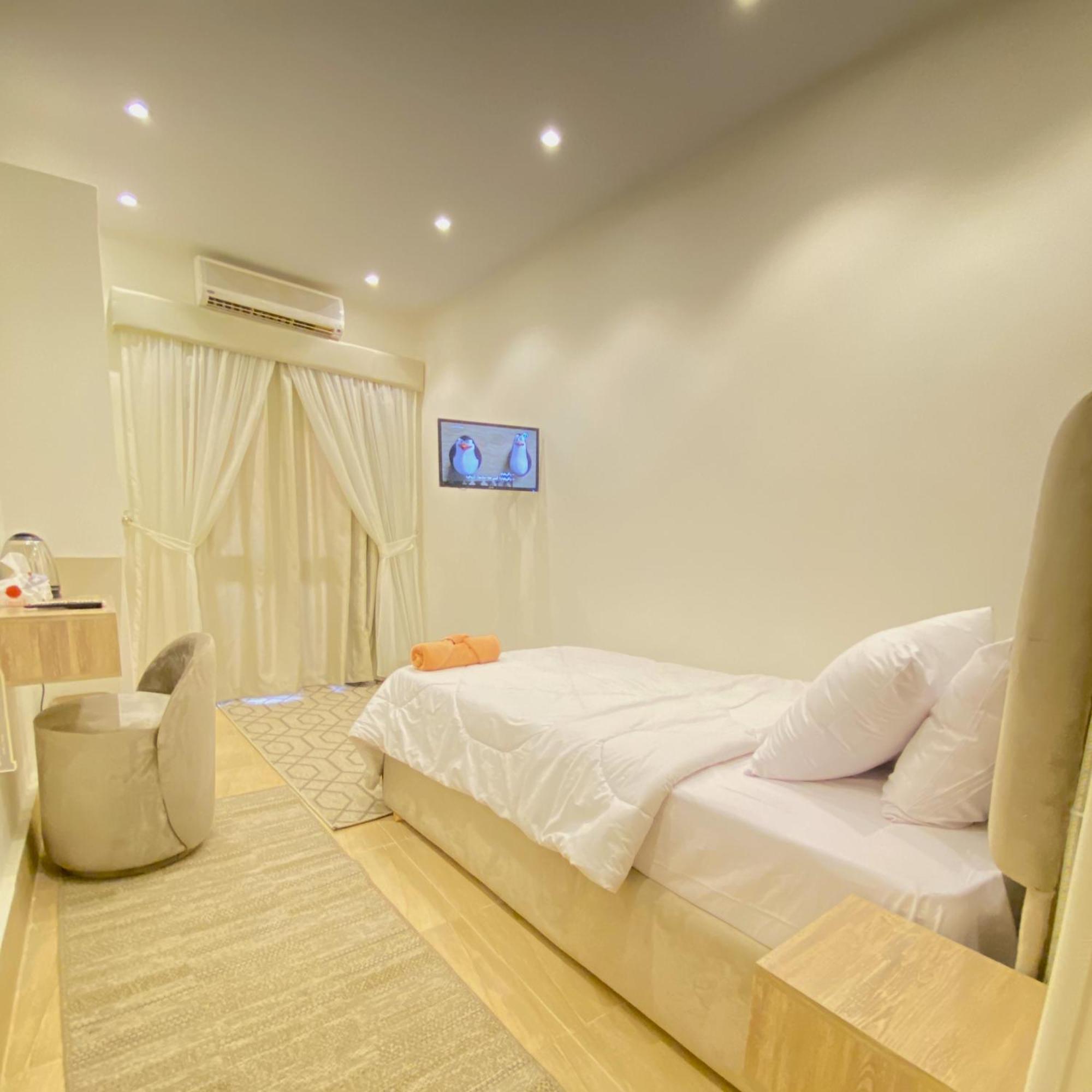 Seven Pyramids Panoramic View Bed & Breakfast