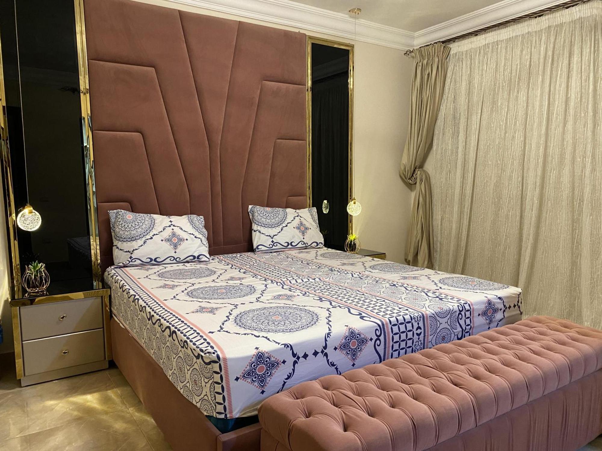 Crown With Fitness And Wellness * Cairo