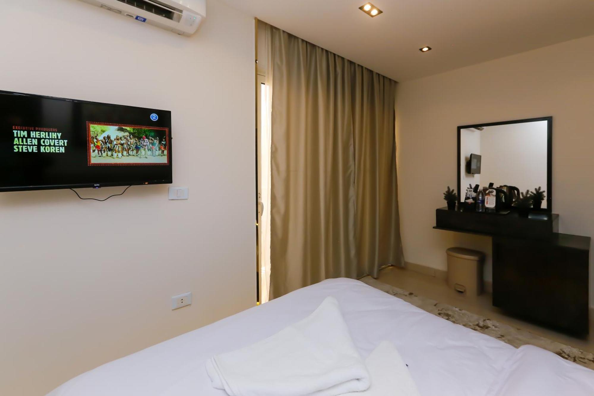 Taj Pyramids View Bed & Breakfast