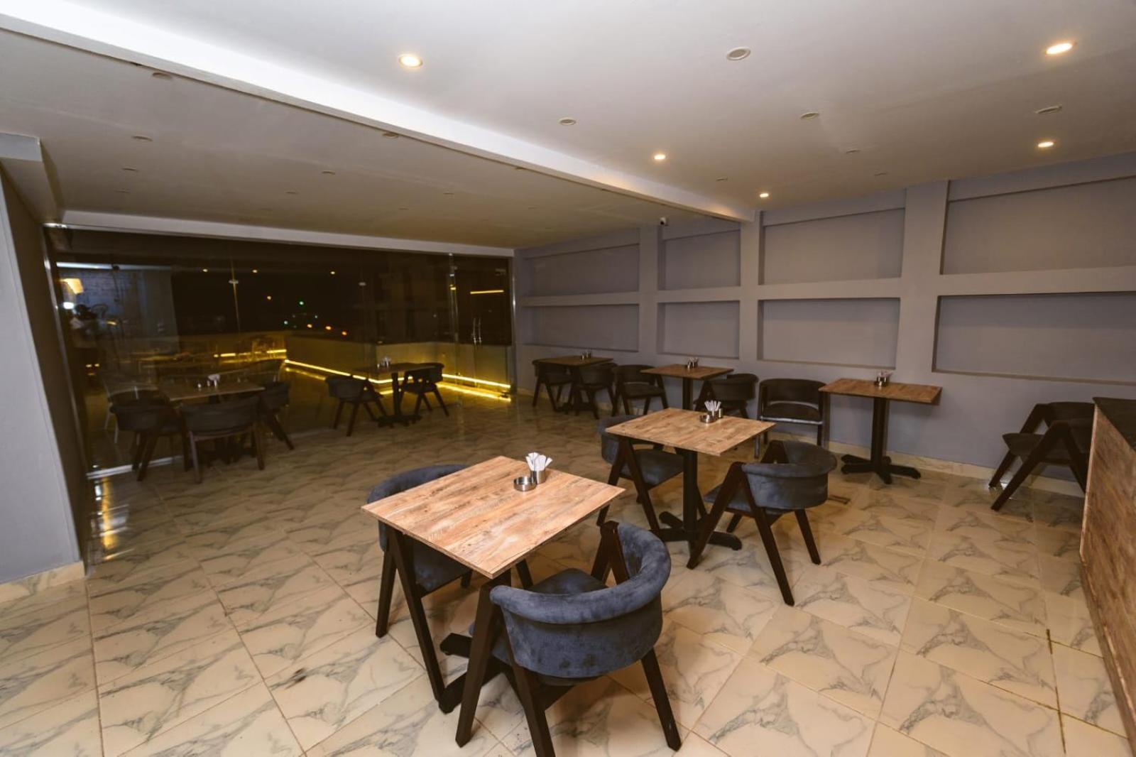Hotel Habu Pyramids View