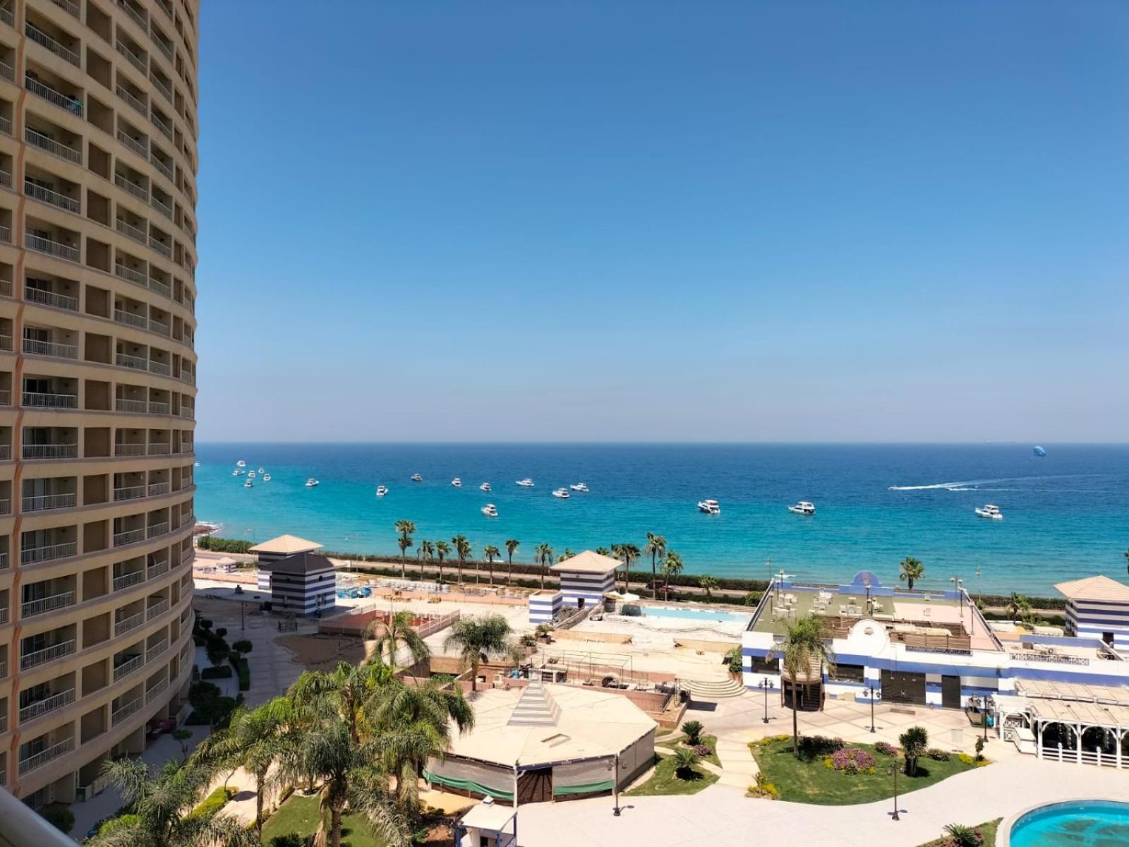 Apartment بورتو السخنة ابراج على البحر *
