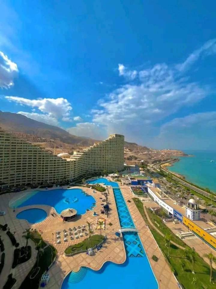 بورتو السخنة ابراج على البحر Apartment