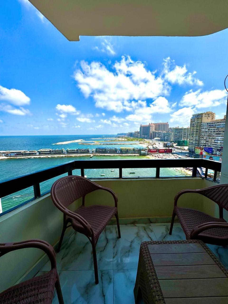 Luxury Gleem 3 Direct Sea View Alexandria