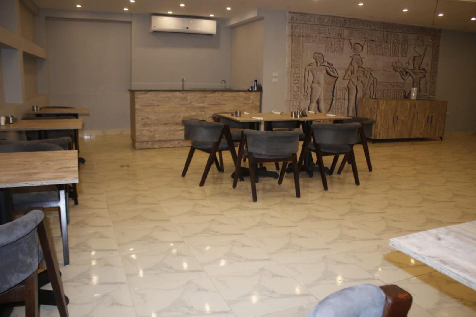 Habu Pyramids View Hotel 4*