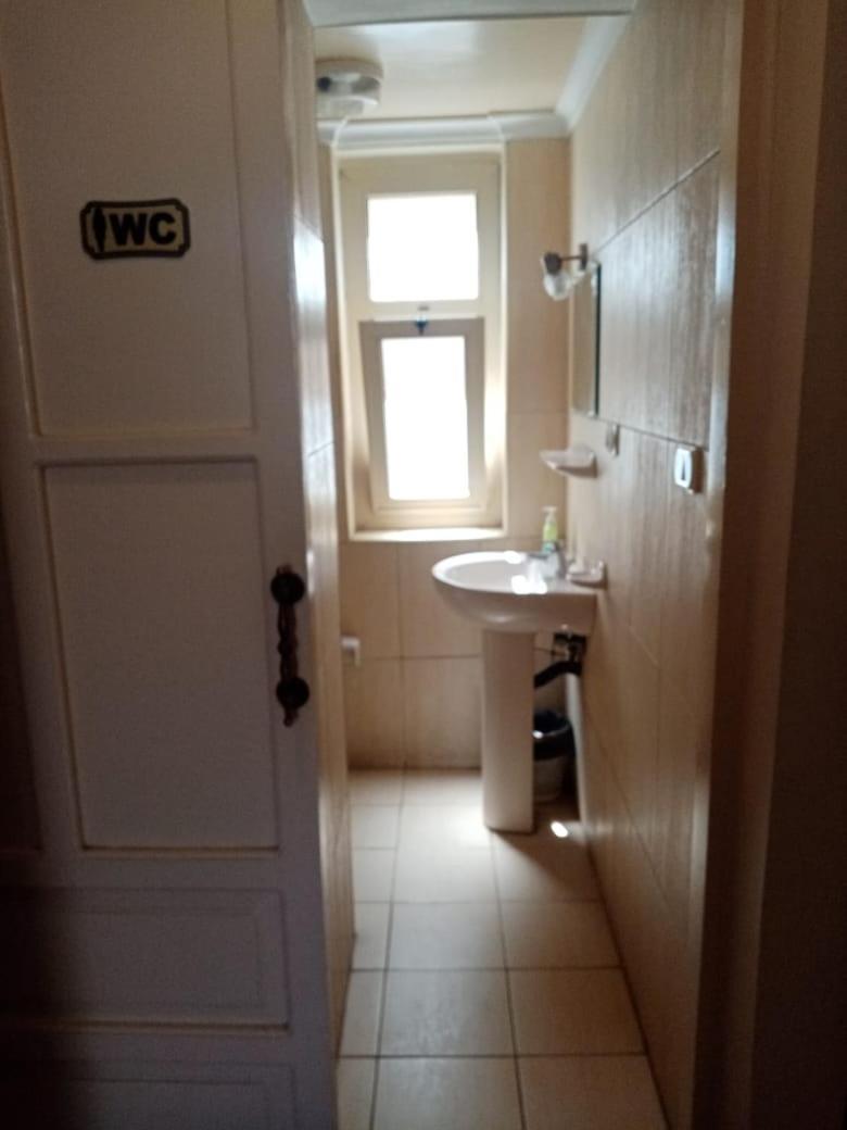 Hostel Triomphe *