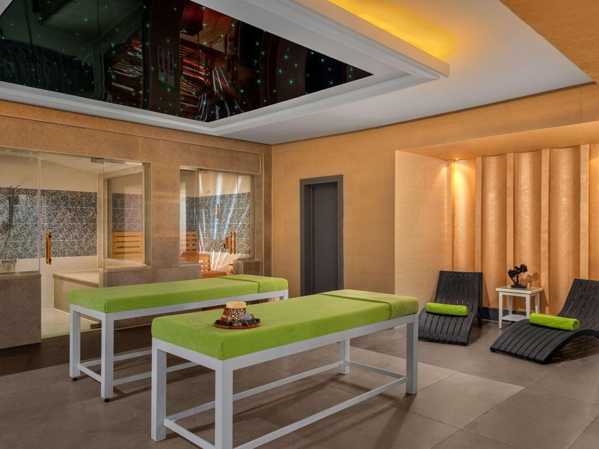 Movenpick Waterpark & 5*