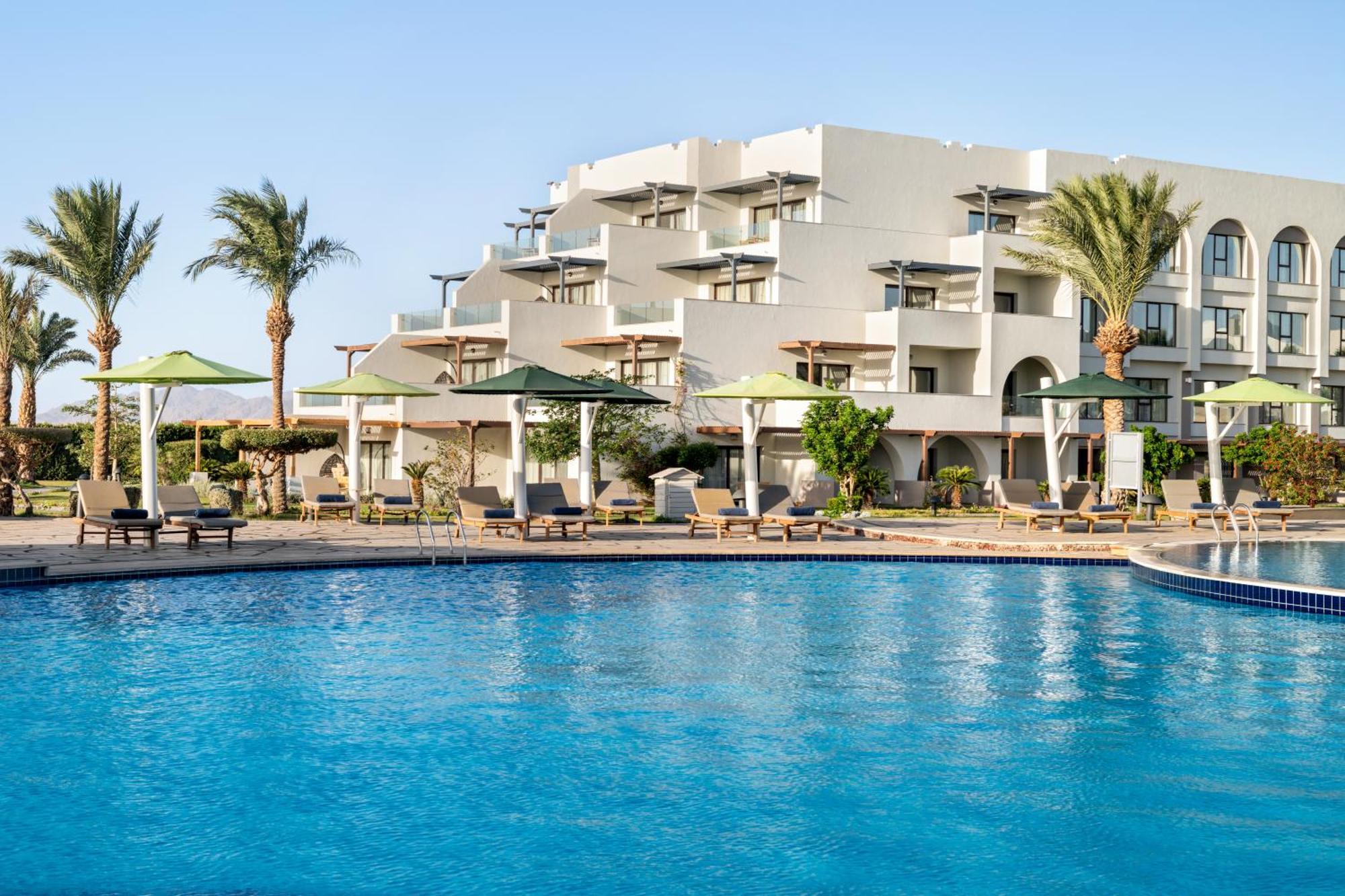 Movenpick Waterpark & 5* Soma Bay