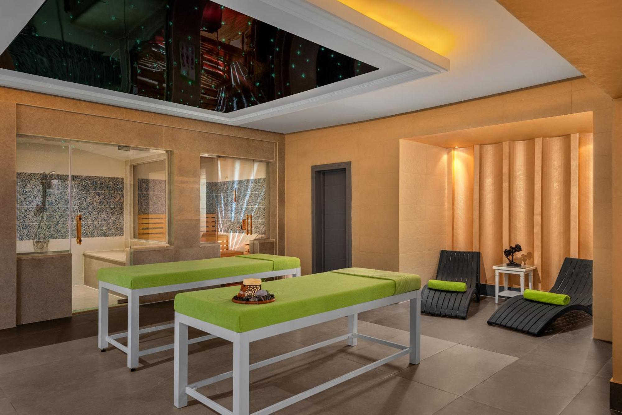 Movenpick Waterpark & 5*