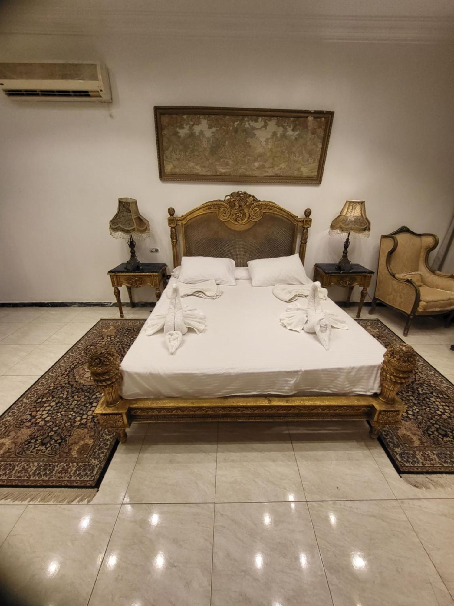 Apartment شقه فى ميامى بالاسكندريه مطله على البحر *