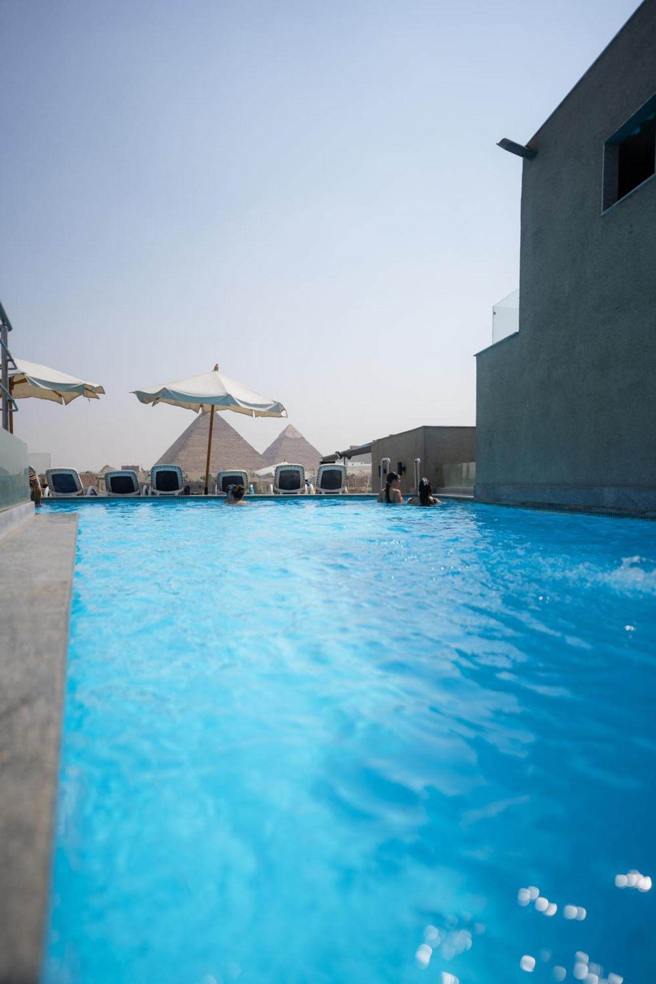 Pyramid Front Hotel Al Kawm al Akhdar