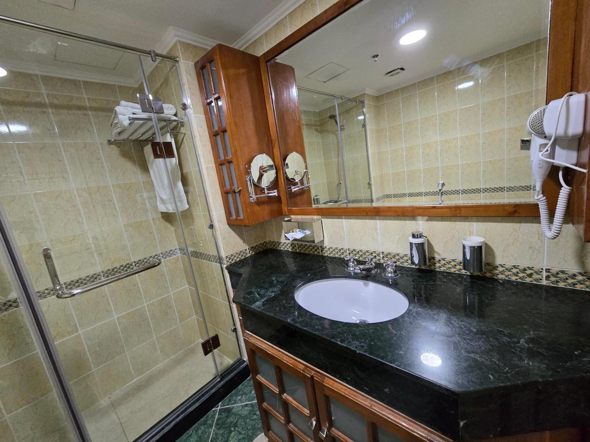 Grand Plaza San Stefano: Luxury With Mall Access
