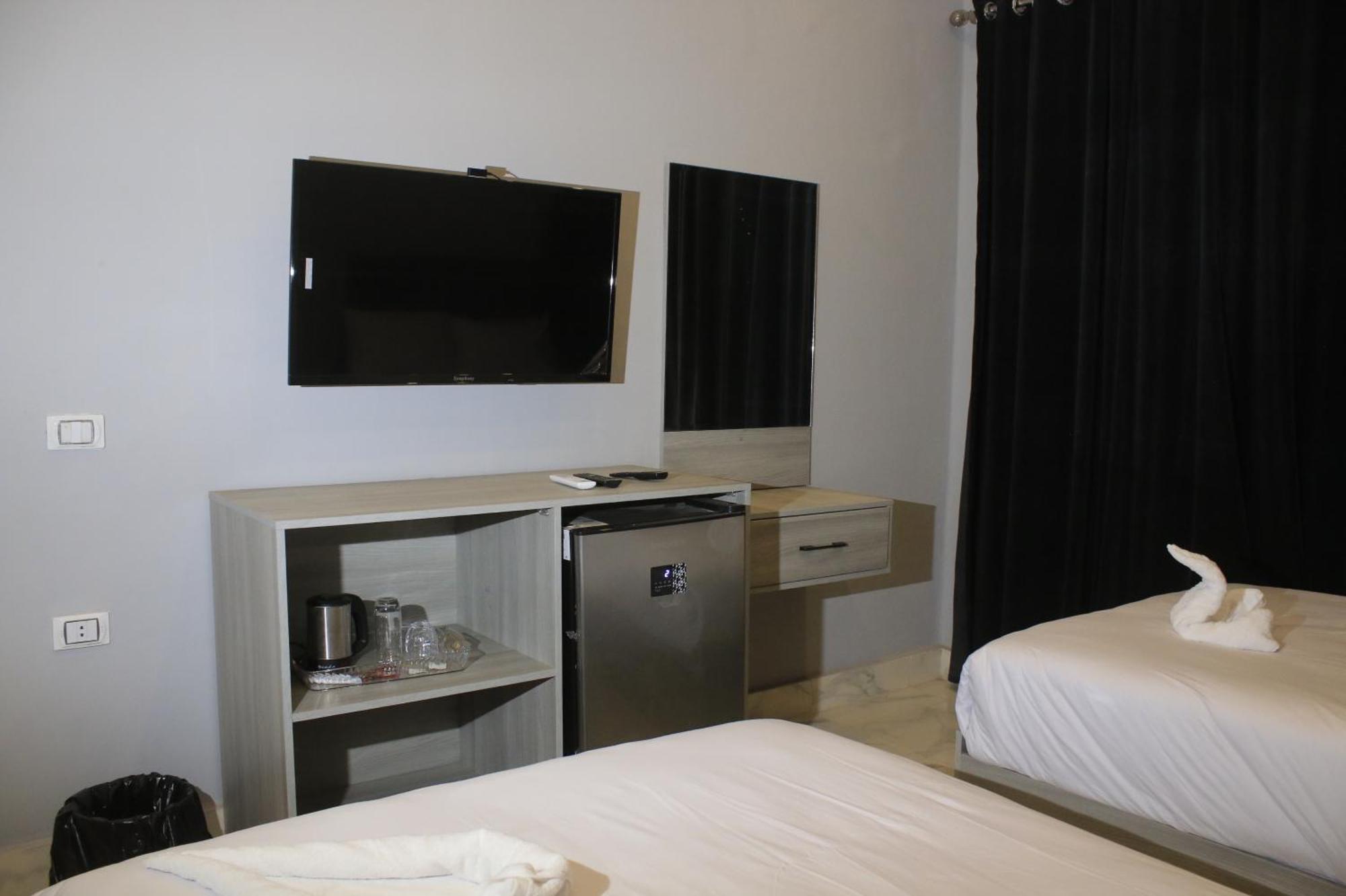 Hotel Habu Pyramids View