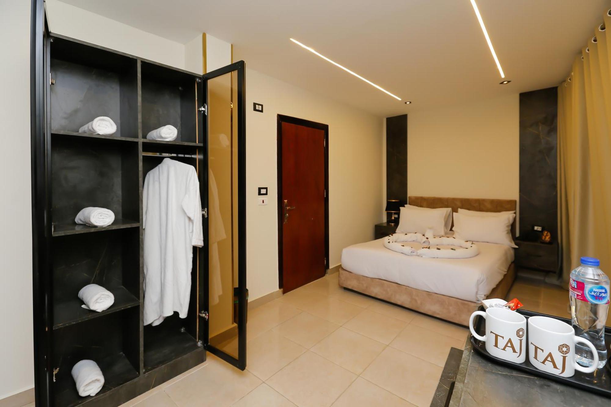 Taj Pyramids View Bed & Breakfast Kafrat al Jabal