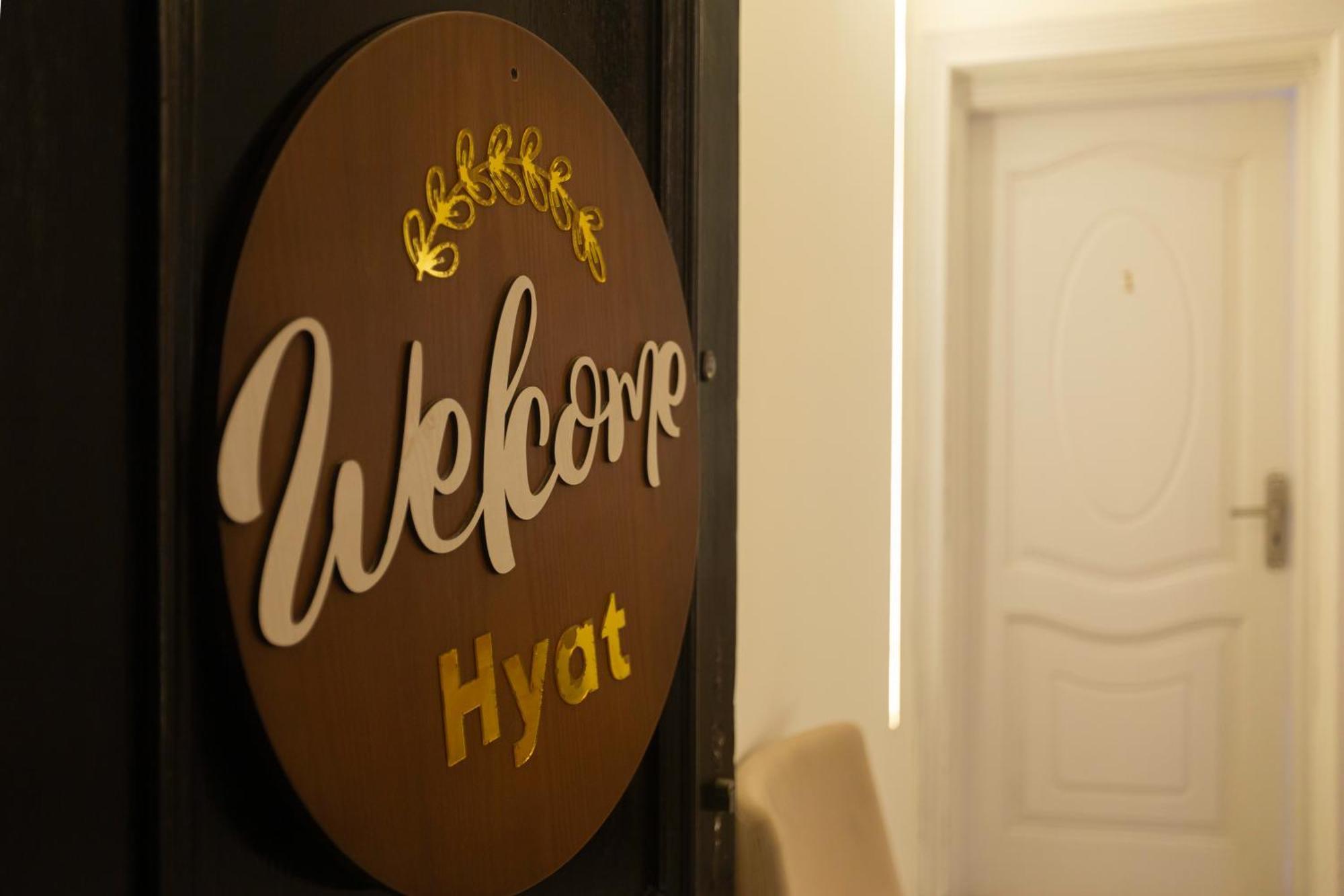 Hyat &