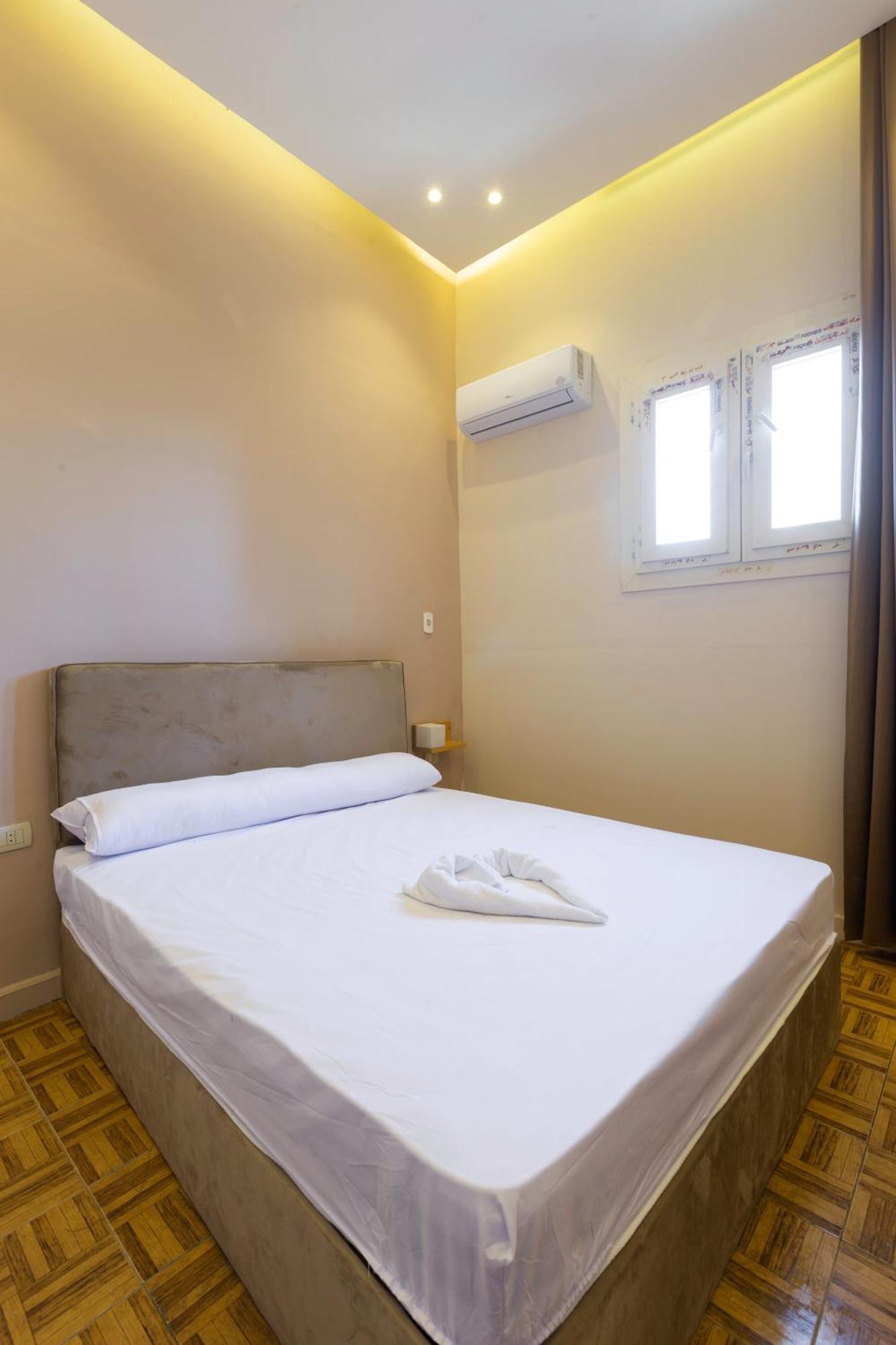 Hyat & 3* Alexandria
