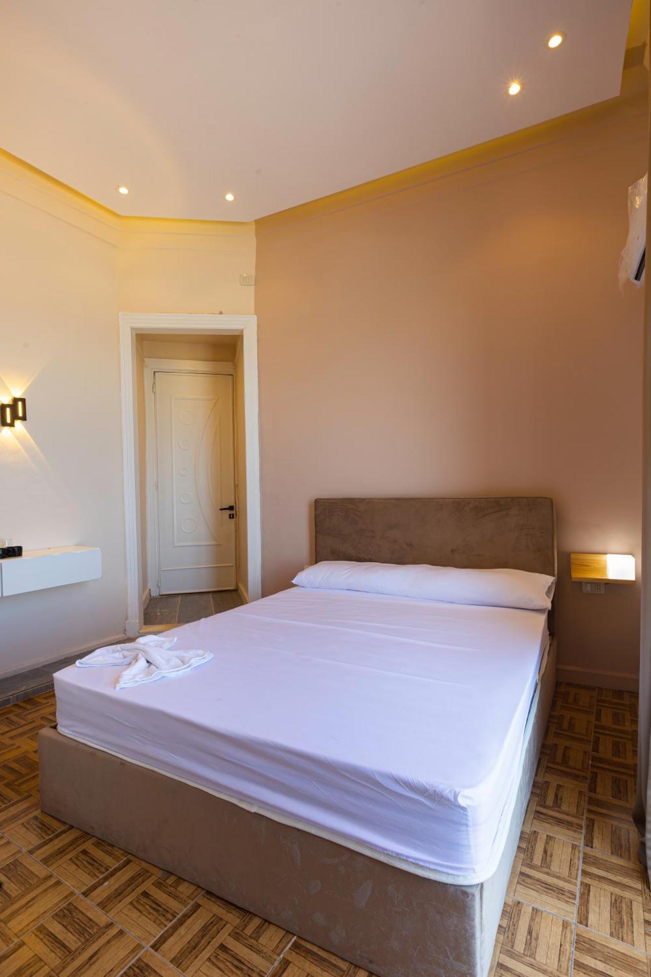 Hotel Hyat & 3*