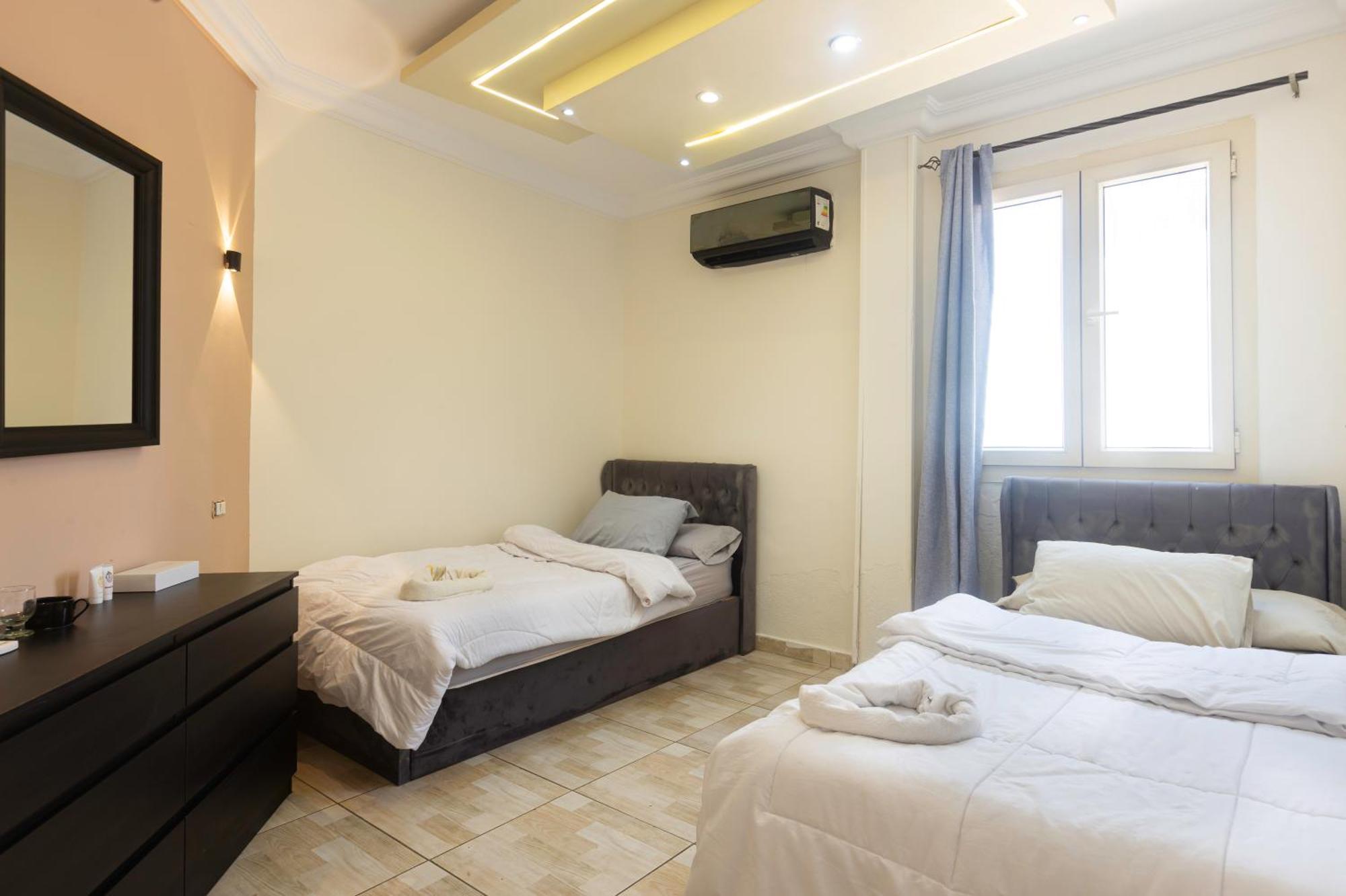 Hyat & Hotel