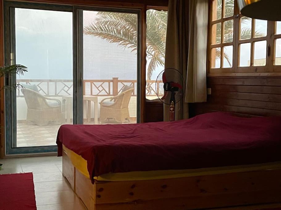 Front With Huge Roof Terrace Apartment *