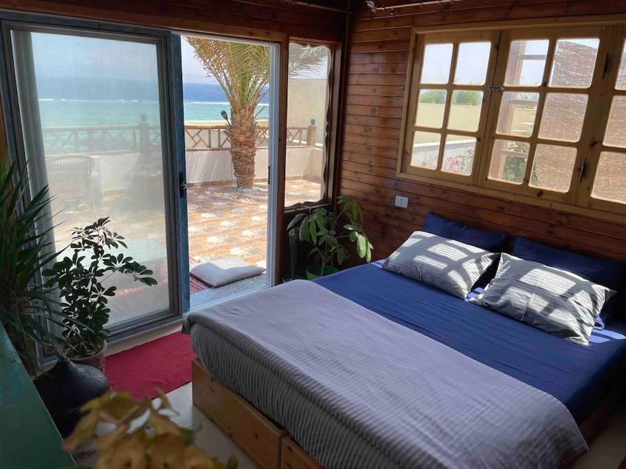 Front With Huge Roof Terrace *