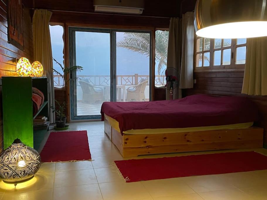 Front With Huge Roof Terrace Apartment *