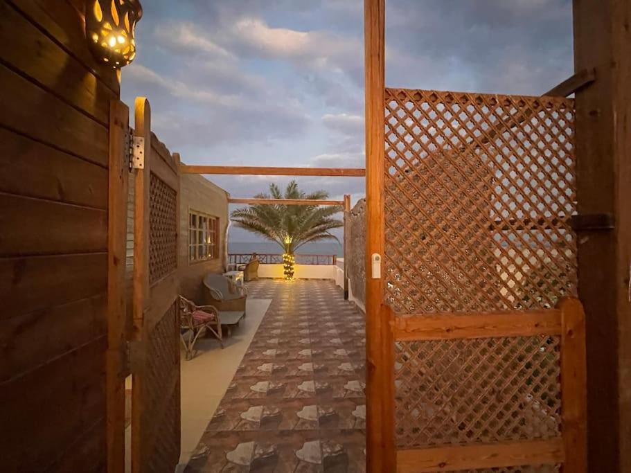 Front With Huge Roof Terrace *
