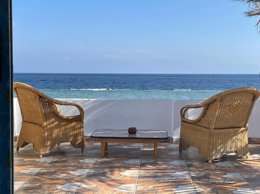Front With Huge Roof Terrace Apartment *