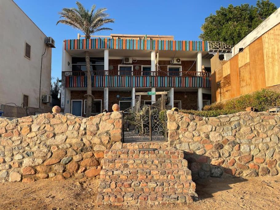 Front With Huge Roof Terrace Apartment *