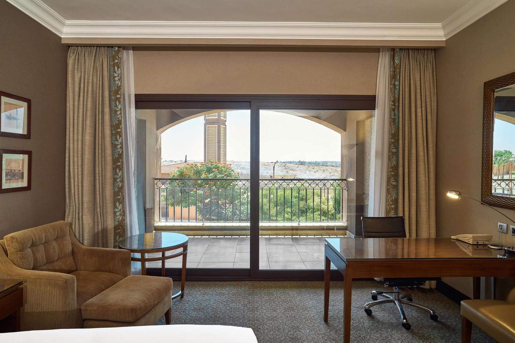Hilton Alexandria King's Ranch Resort King Mariout