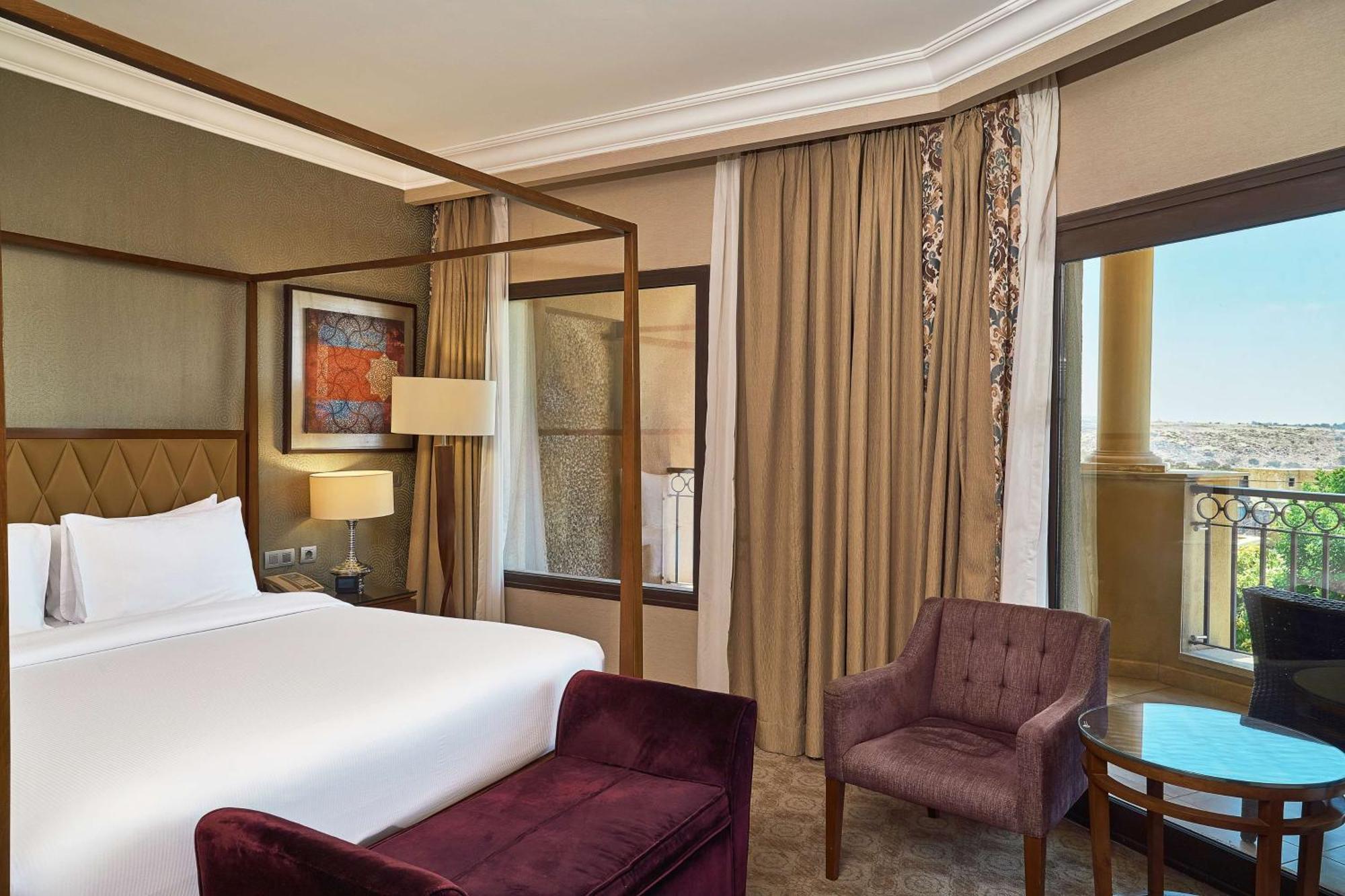 Hilton Alexandria King's Ranch King Mariout